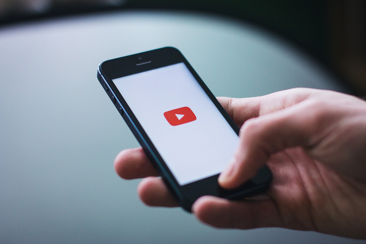 How To Make Money on Youtube If You’re Under 18: The Ultimate Guide