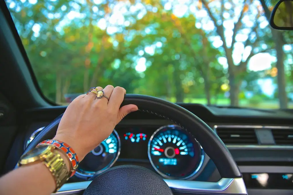 driving, steering wheel, car-918950.jpg