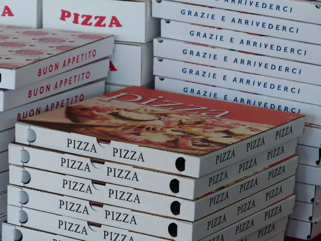 pizza boxes, nest, pizza service-358029.jpg
